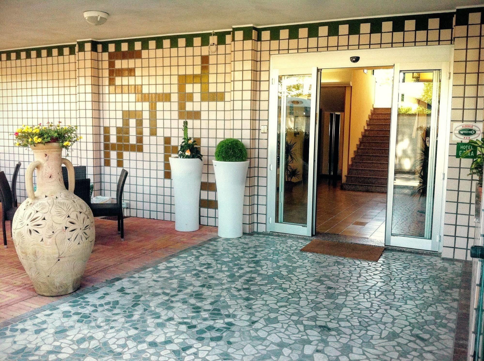 Hotel Etna - Nuova Gestione Romagnola All-Inclusive Spiaggia Parcheggio Riccione Exterior foto